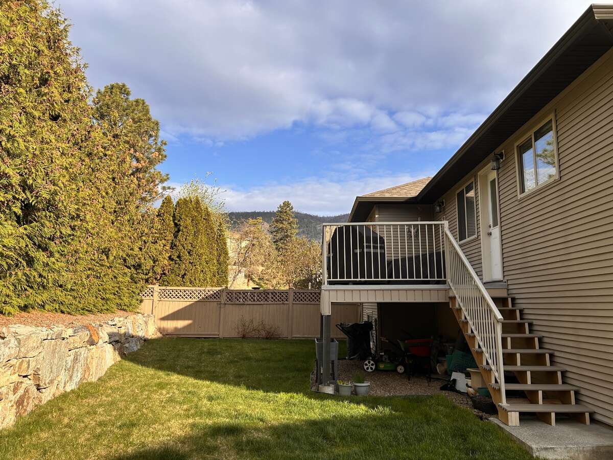 2906 Bentley Road, West Kelowna, BC V4T 3B3