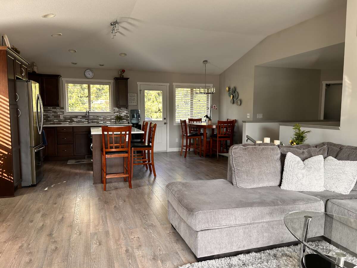 2906 Bentley Road, West Kelowna, BC V4T 3B3
