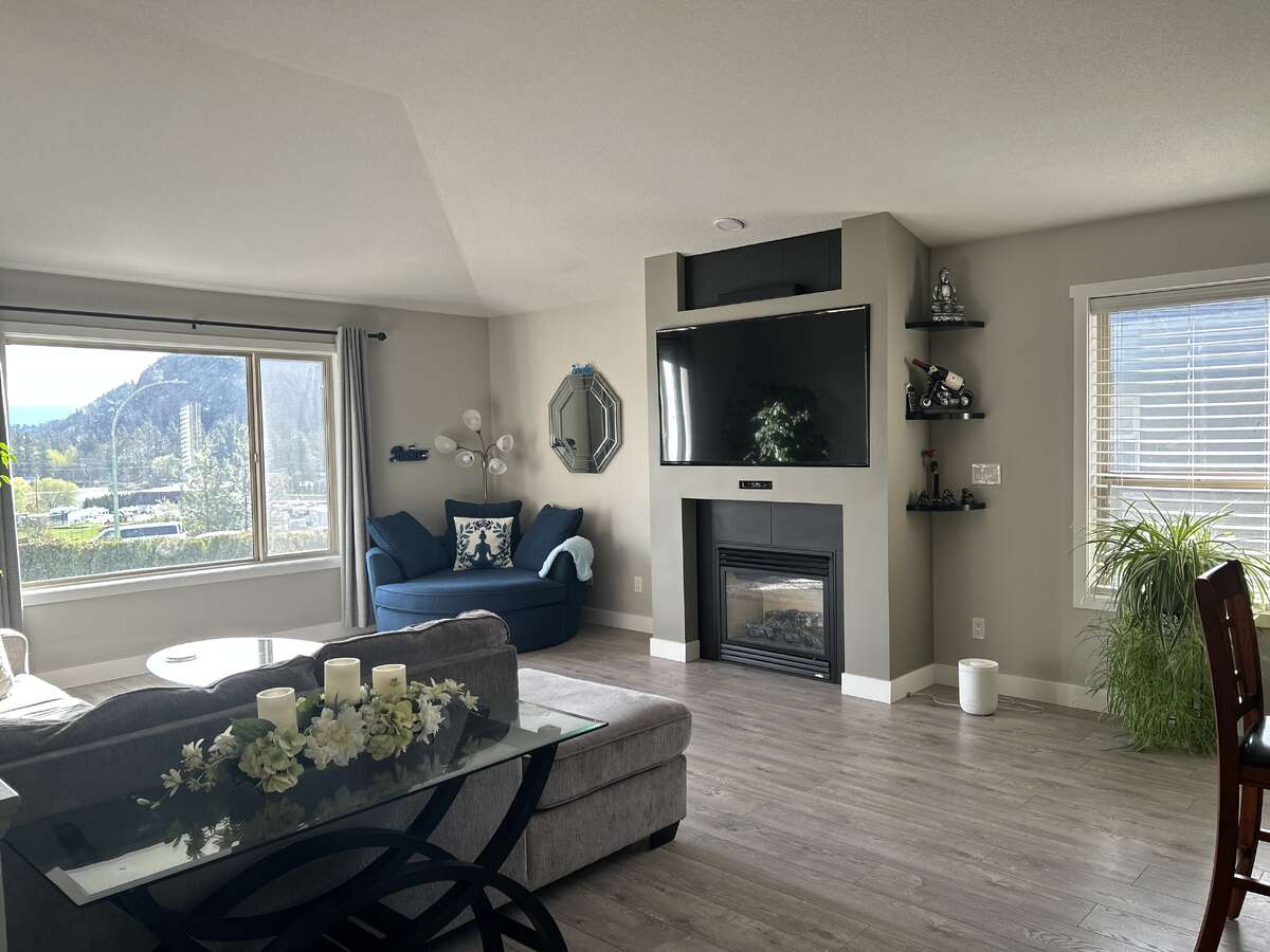 2906 Bentley Road, West Kelowna, BC V4T 3B3