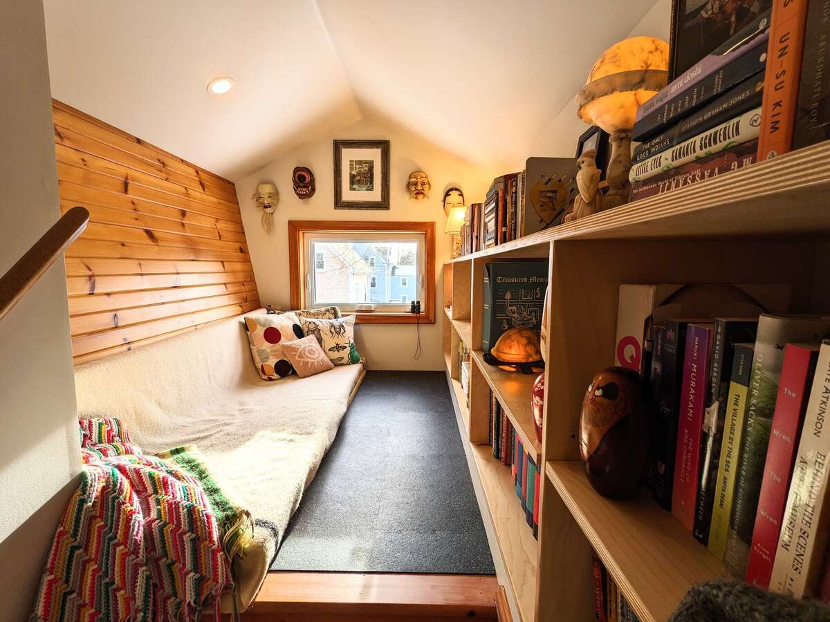 Stylish, fully updated Lunenburg bungalow