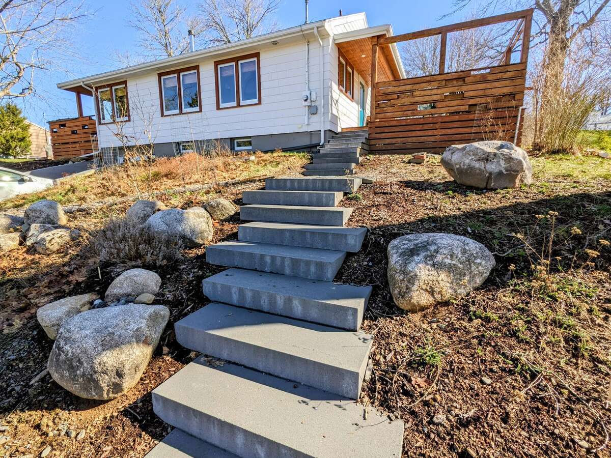 Stylish, fully updated Lunenburg bungalow