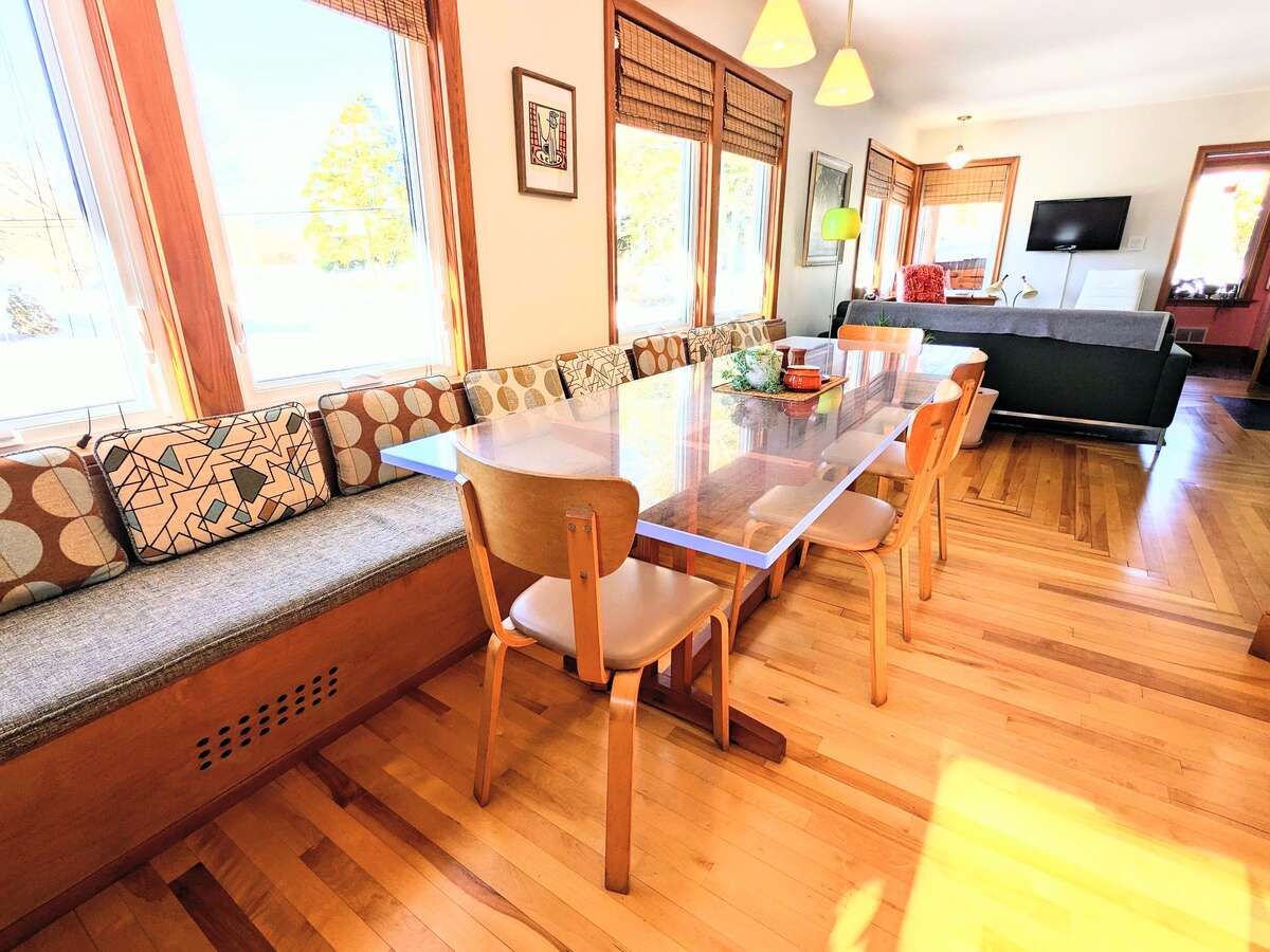 Stylish, fully updated Lunenburg bungalow