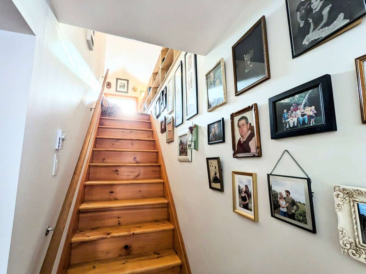 Stylish, fully updated Lunenburg bungalow