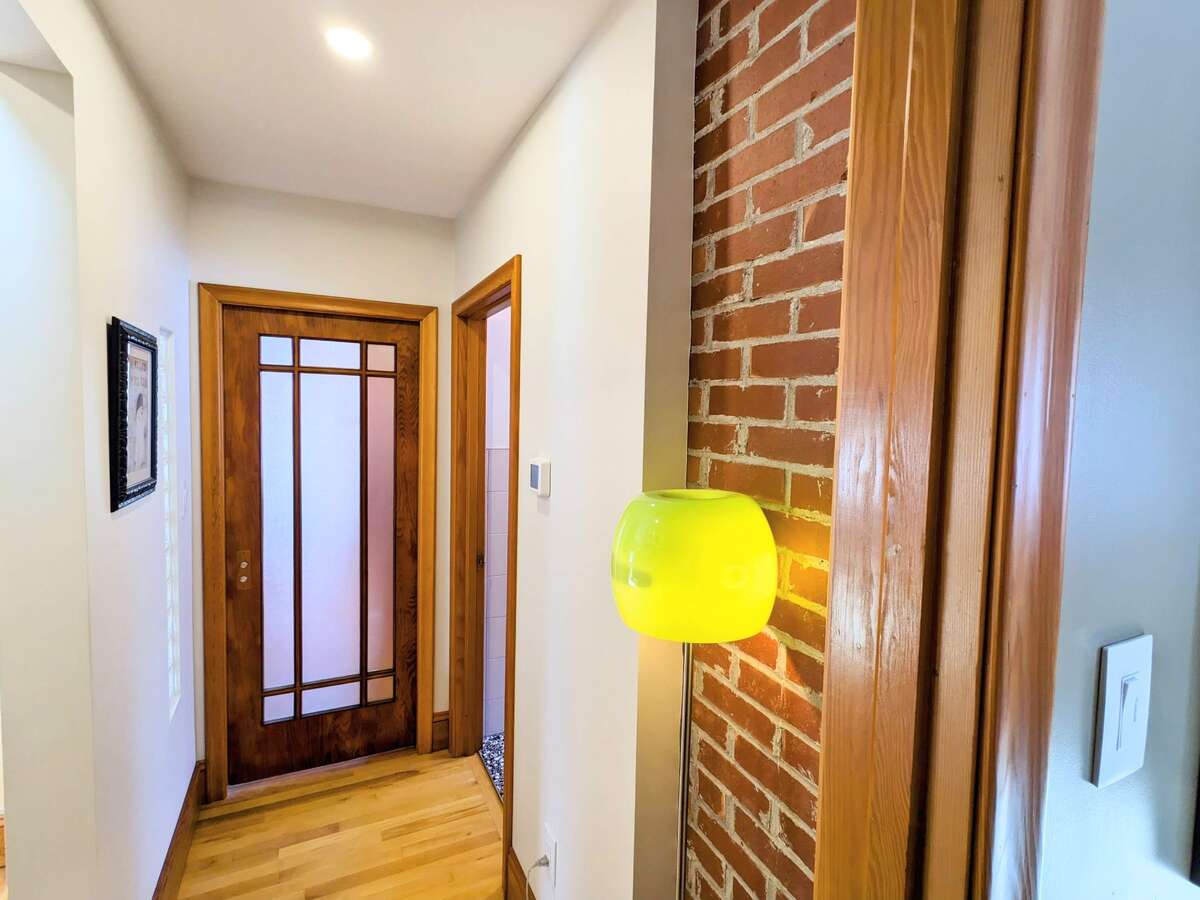 Stylish, fully updated Lunenburg bungalow