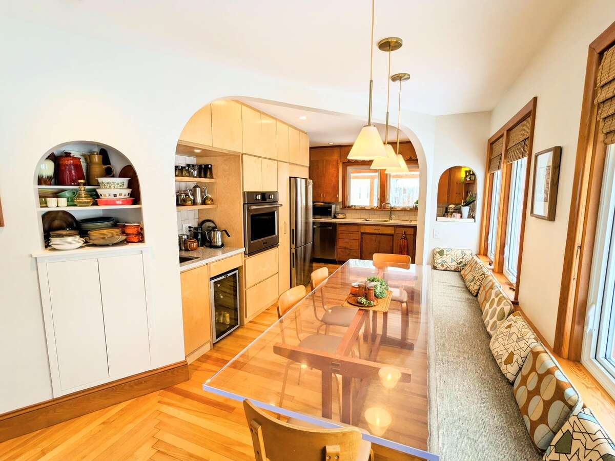 Stylish, fully updated Lunenburg bungalow