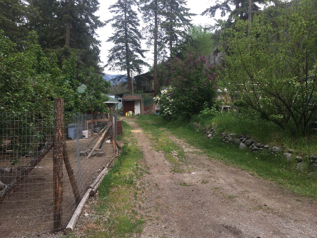 Acreage For Sale in Hedley, BC - 3+1 bed, 3 bath