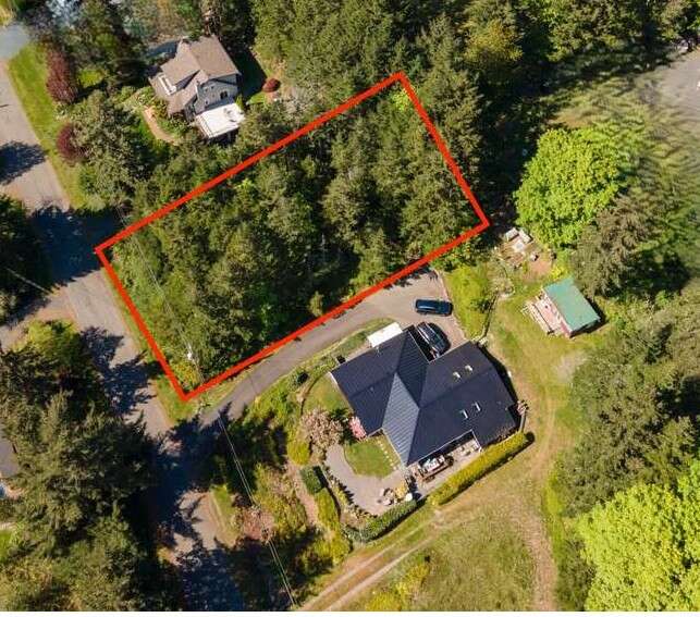 Ships Point Area,  West Facing Lot,