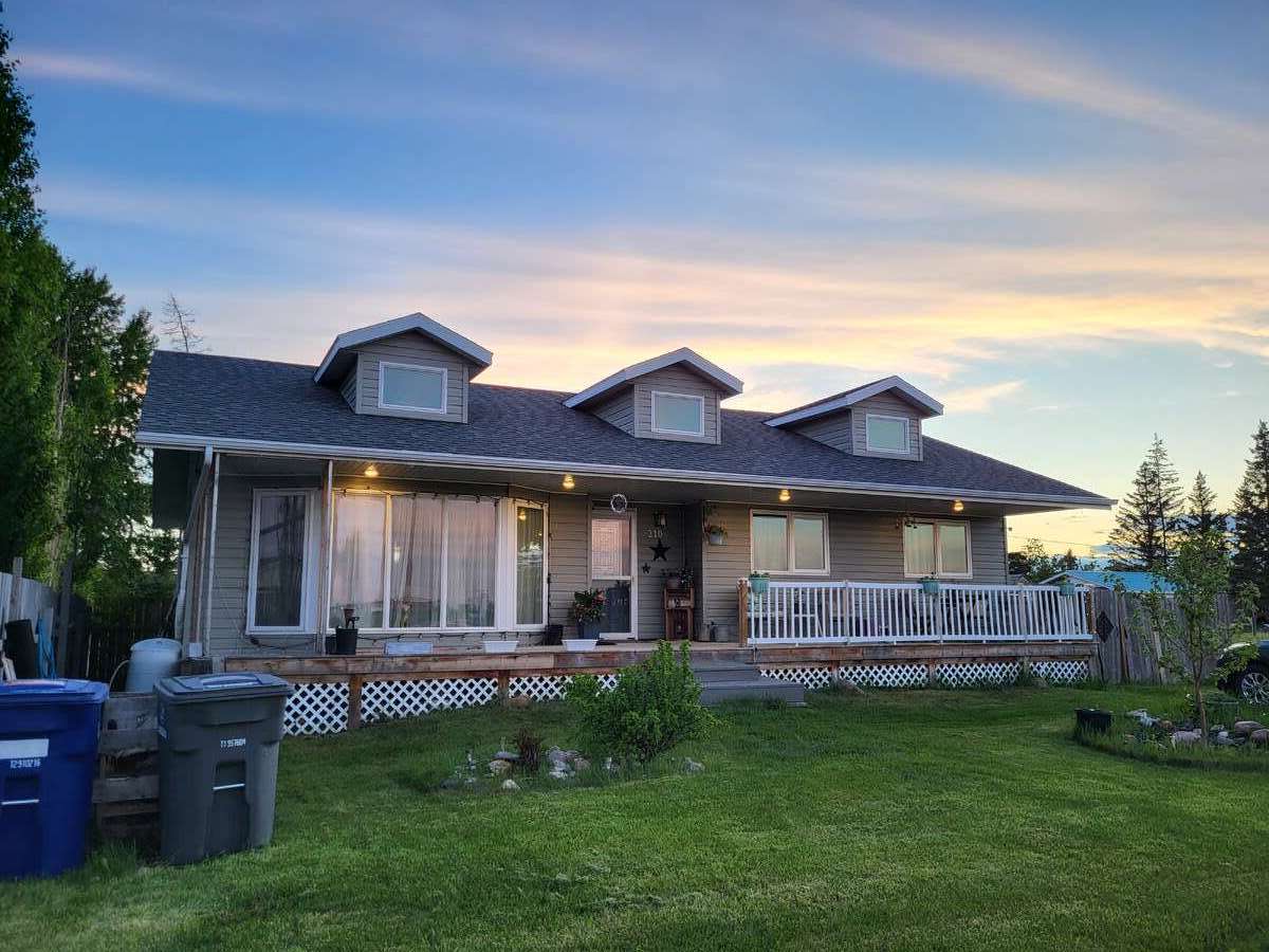 House on 2 lots