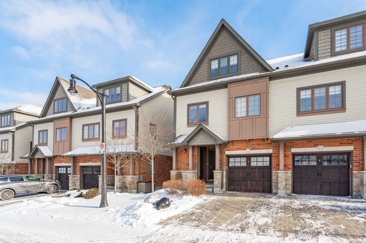Townhouse For Lease in Guelph, ON - 2 bed, 2 bath