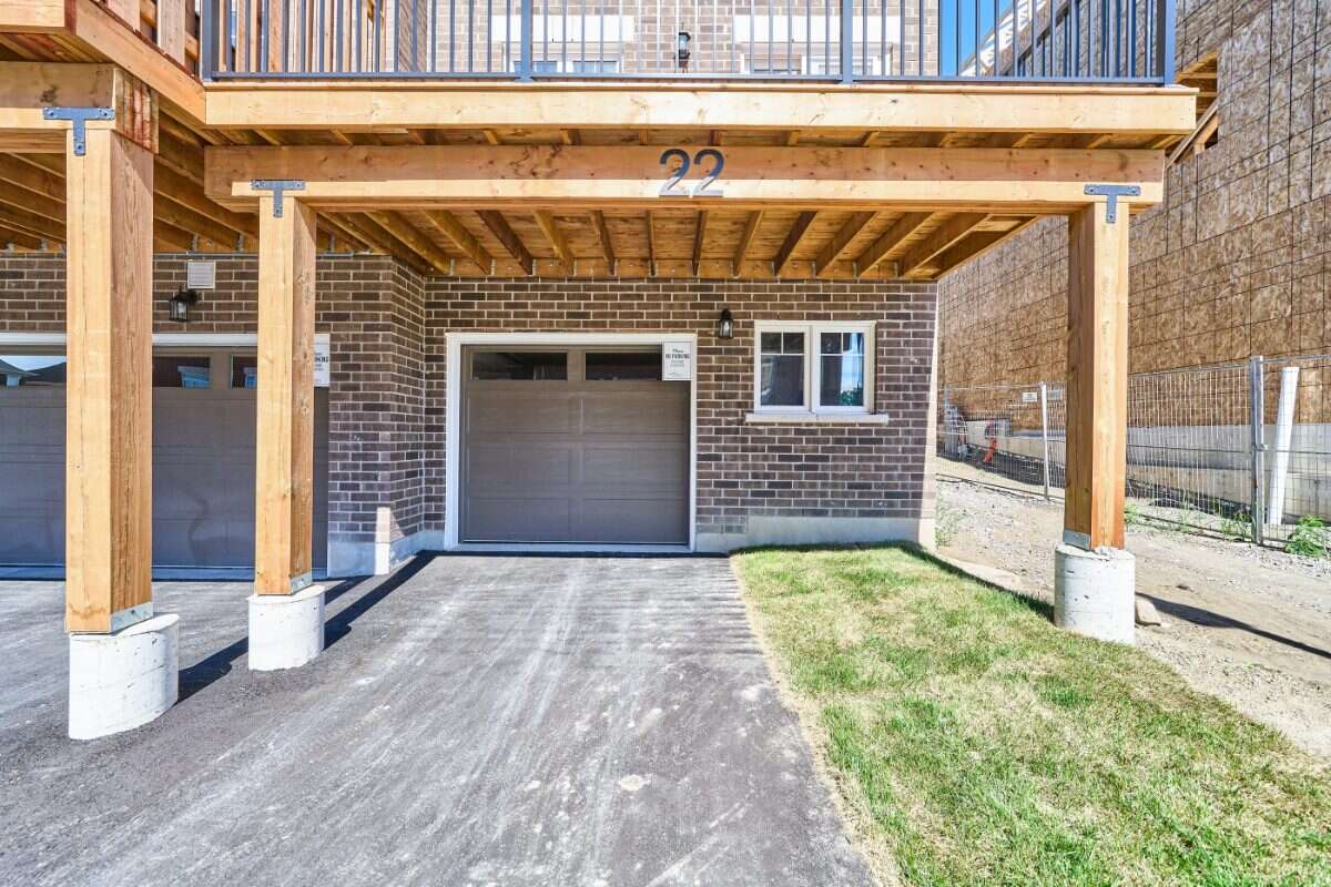 Move-In Ready 3-Bedroom End Unit in Newcastle