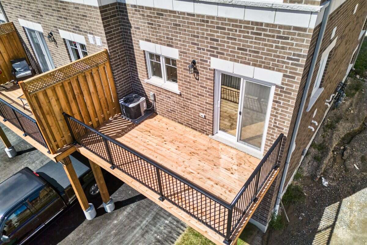Move-In Ready 3-Bedroom End Unit in Newcastle