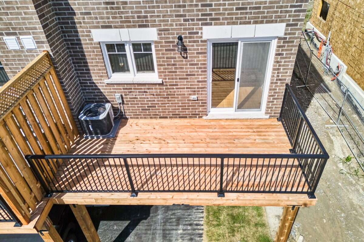 Move-In Ready 3-Bedroom End Unit in Newcastle