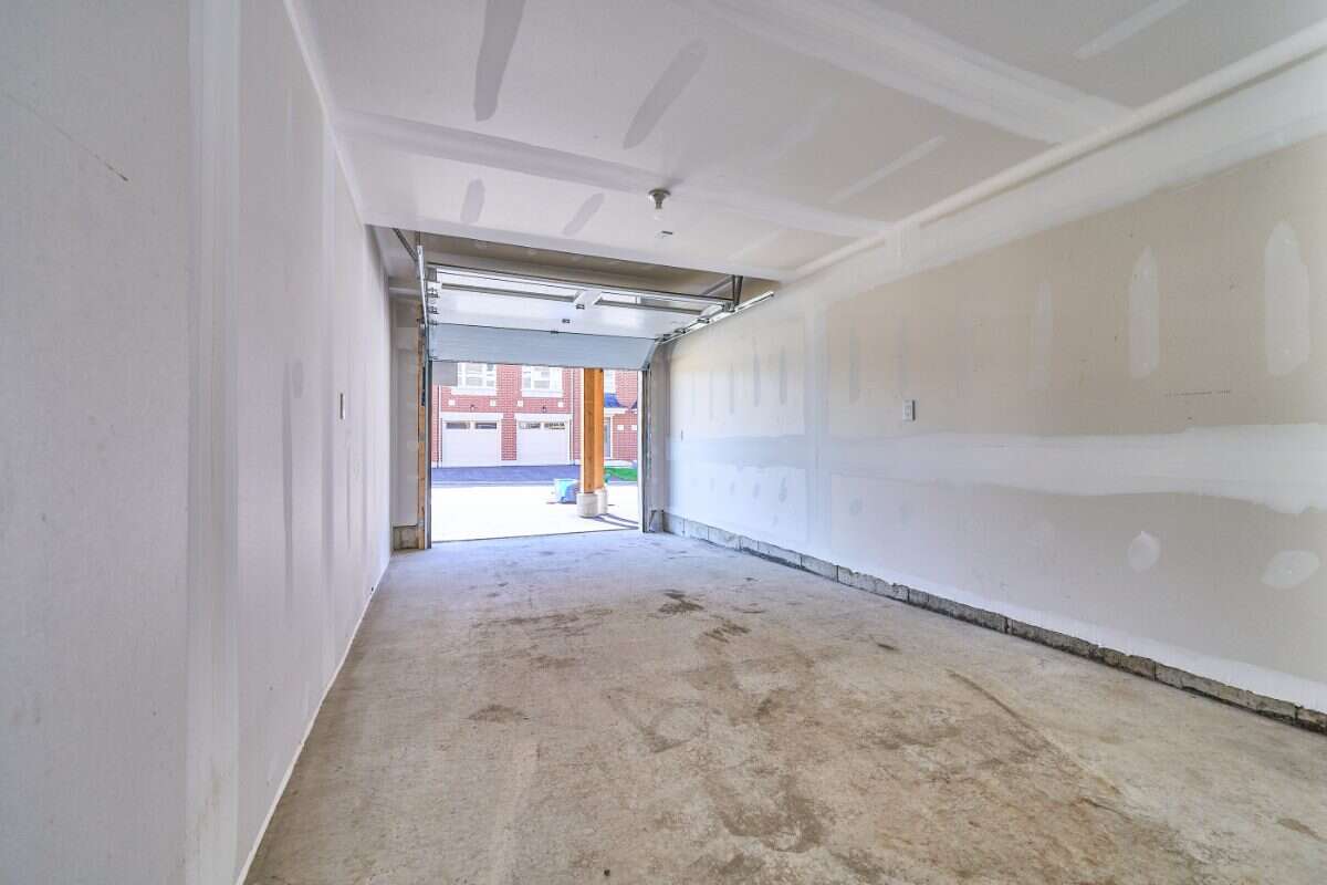 Move-In Ready 3-Bedroom End Unit in Newcastle