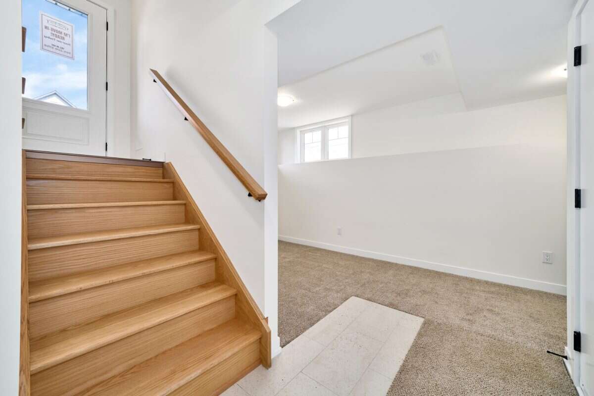Move-In Ready 3-Bedroom End Unit in Newcastle