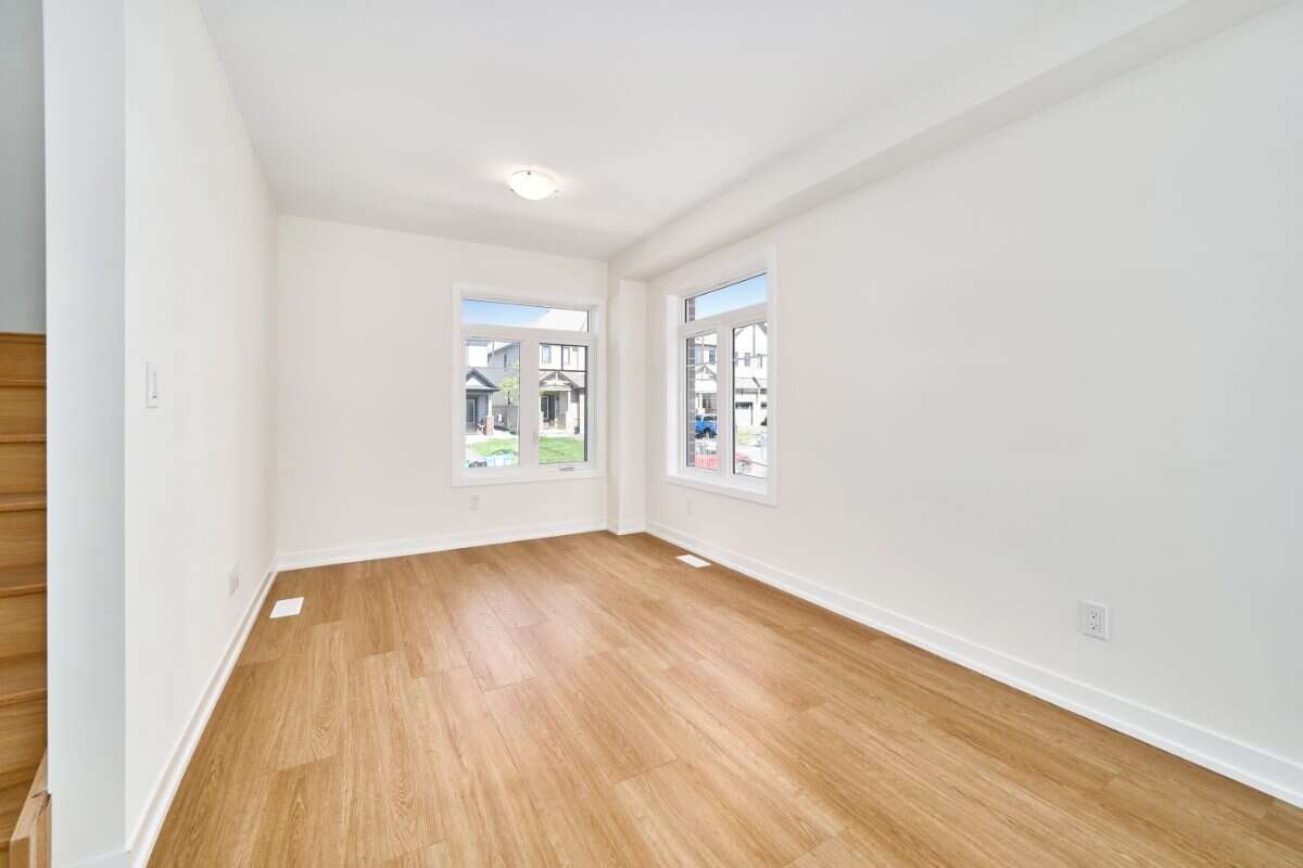 Move-In Ready 3-Bedroom End Unit in Newcastle