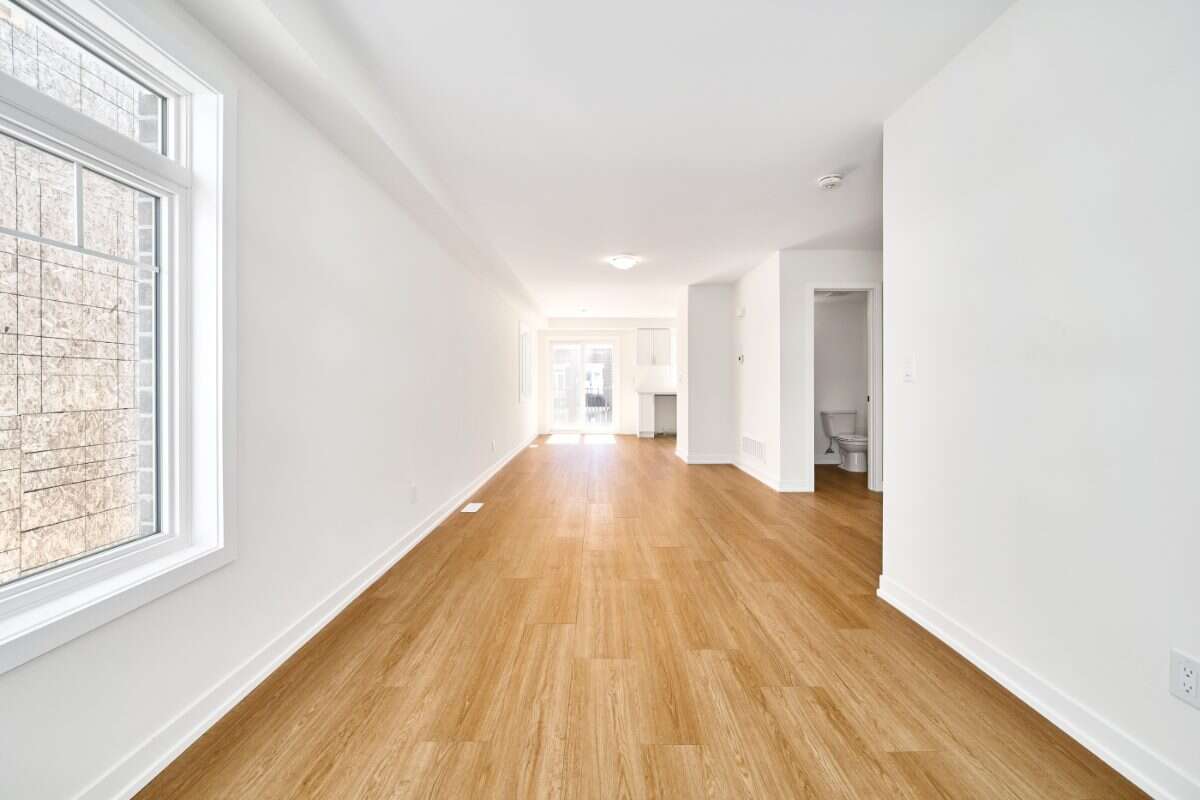 Move-In Ready 3-Bedroom End Unit in Newcastle