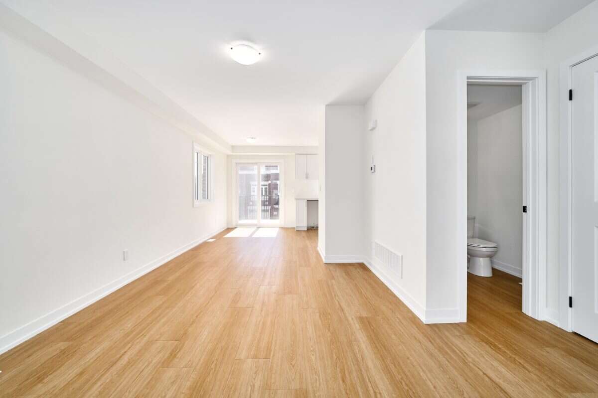 Move-In Ready 3-Bedroom End Unit in Newcastle