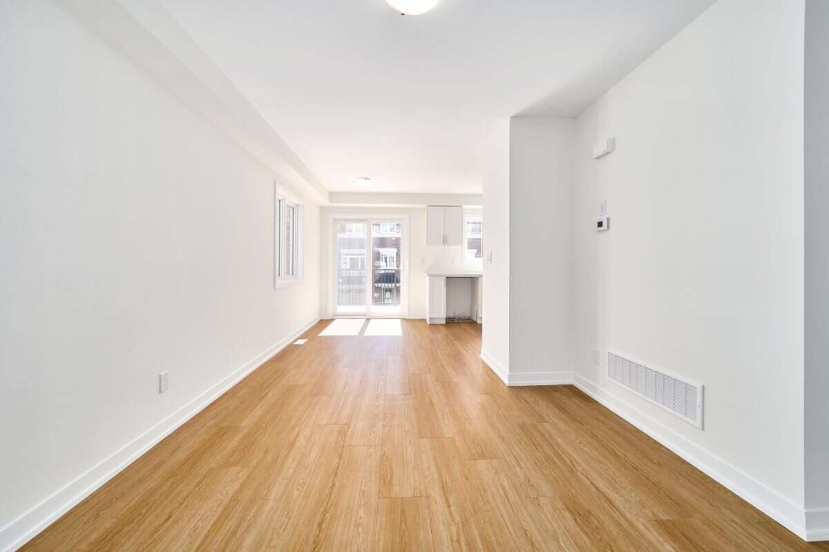 Move-In Ready 3-Bedroom End Unit in Newcastle