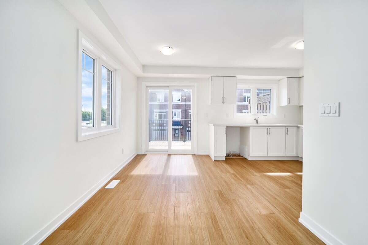 Move-In Ready 3-Bedroom End Unit in Newcastle