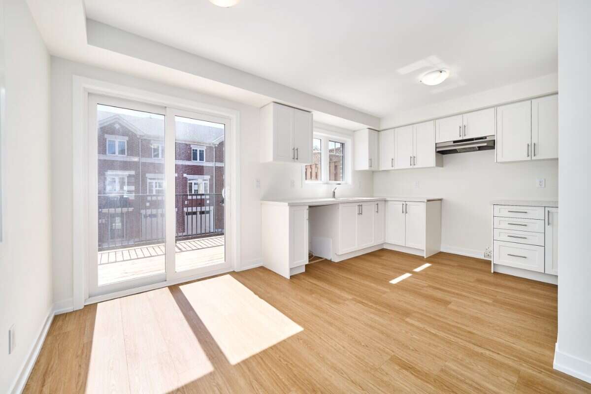 Move-In Ready 3-Bedroom End Unit in Newcastle