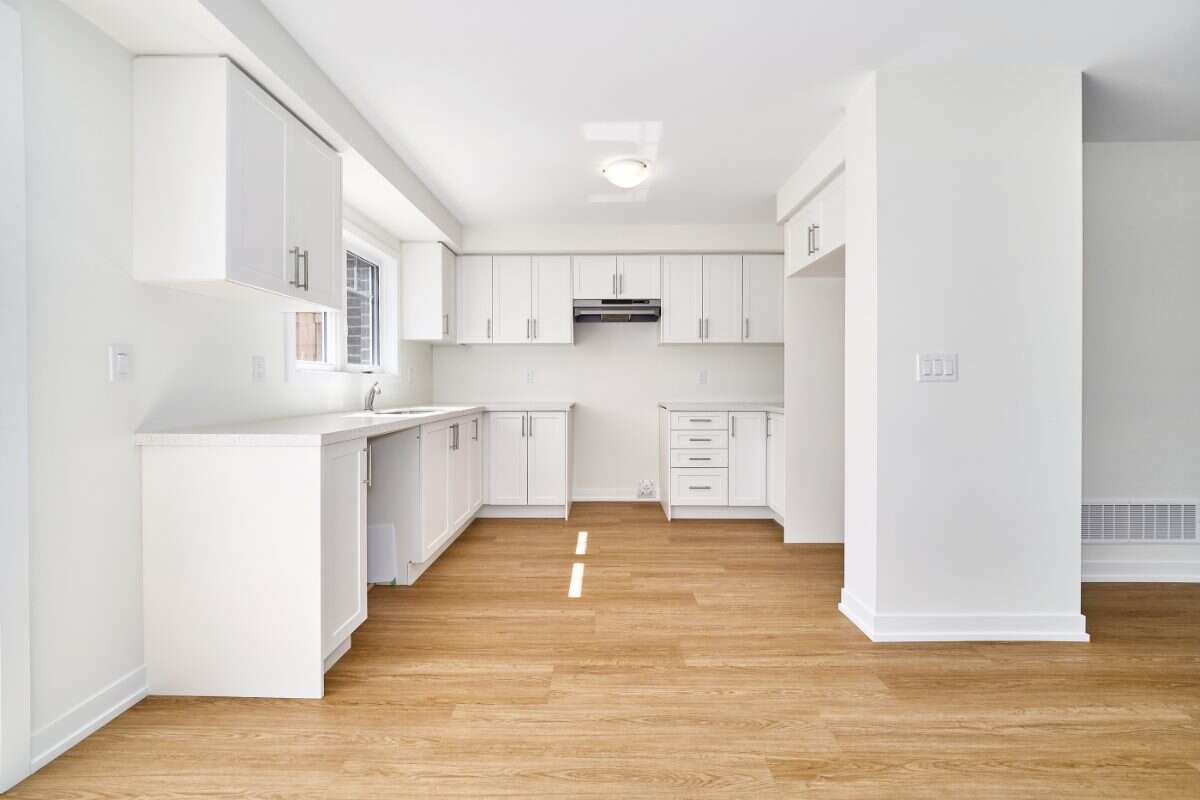 Move-In Ready 3-Bedroom End Unit in Newcastle
