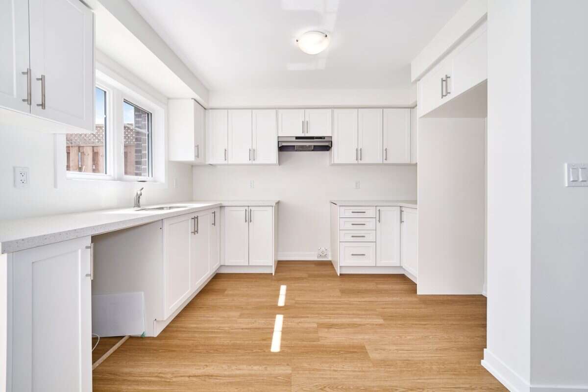 Move-In Ready 3-Bedroom End Unit in Newcastle