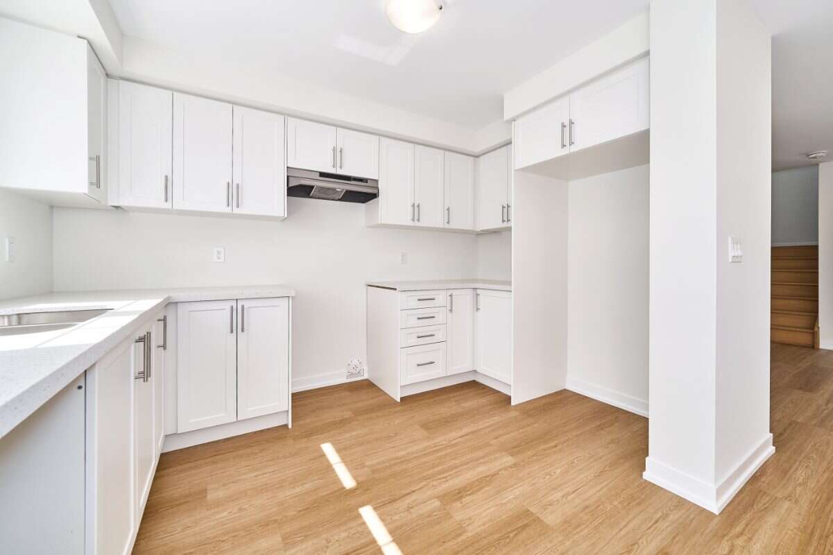 Move-In Ready 3-Bedroom End Unit in Newcastle