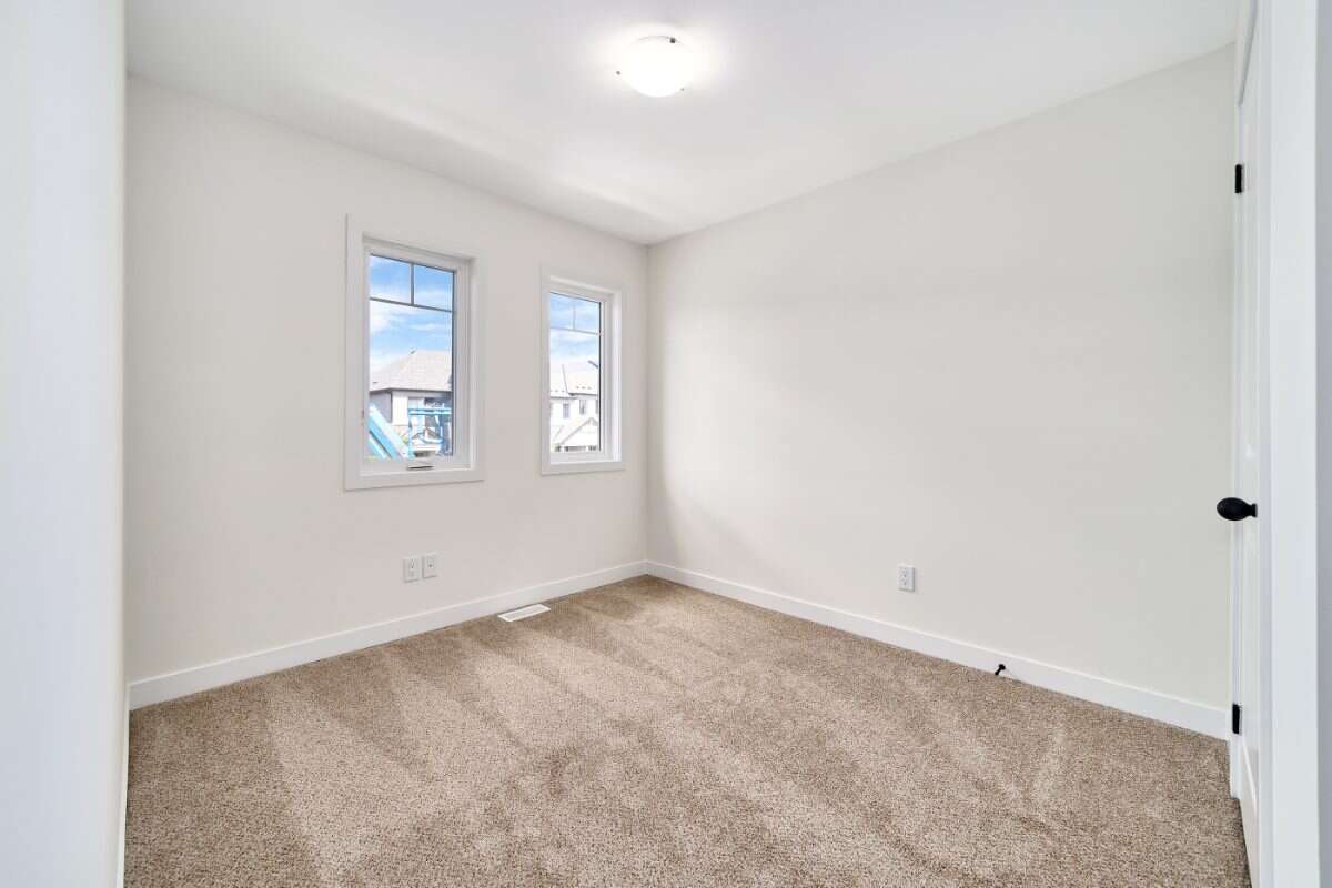 Move-In Ready 3-Bedroom End Unit in Newcastle