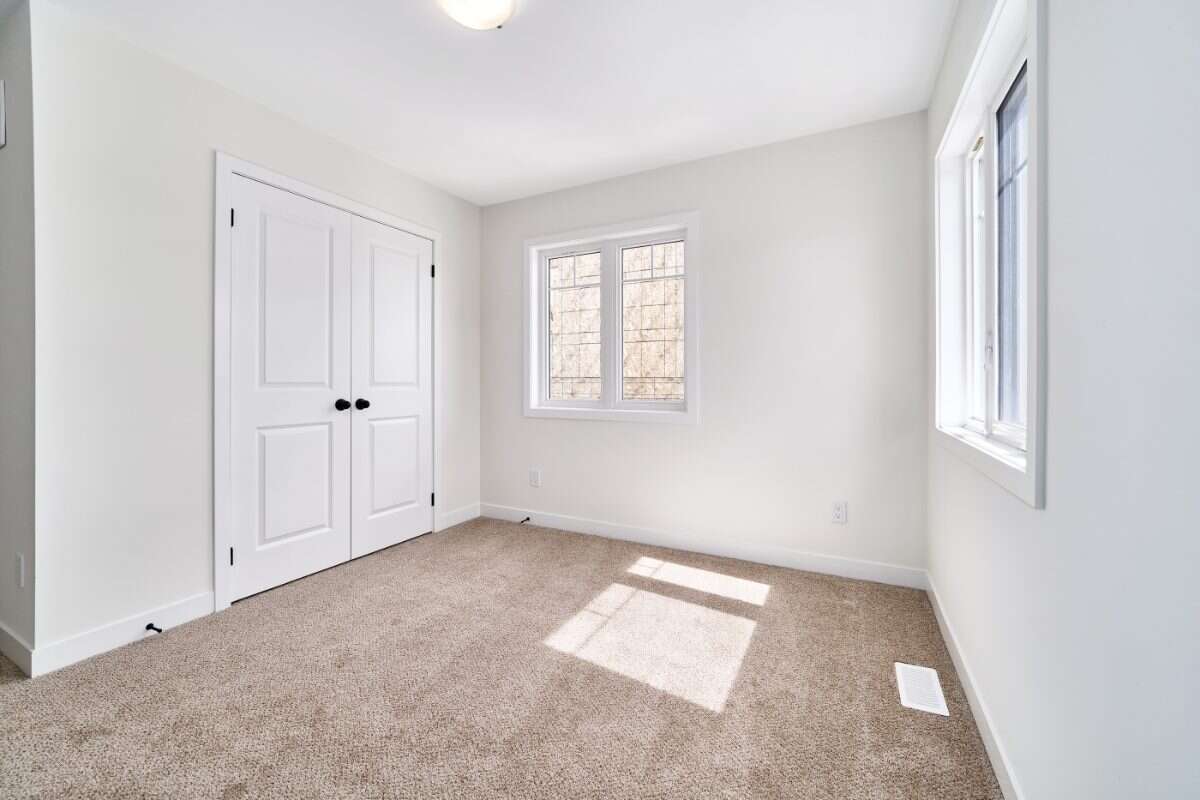 Move-In Ready 3-Bedroom End Unit in Newcastle