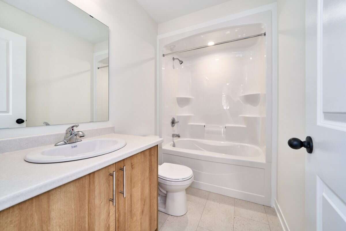 Move-In Ready 3-Bedroom End Unit in Newcastle