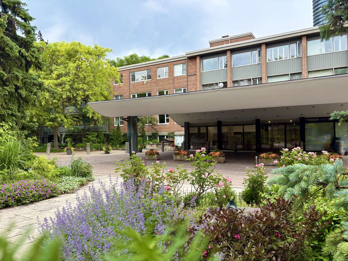 Gorgeous Rosedale apartment on 5 acres of nature