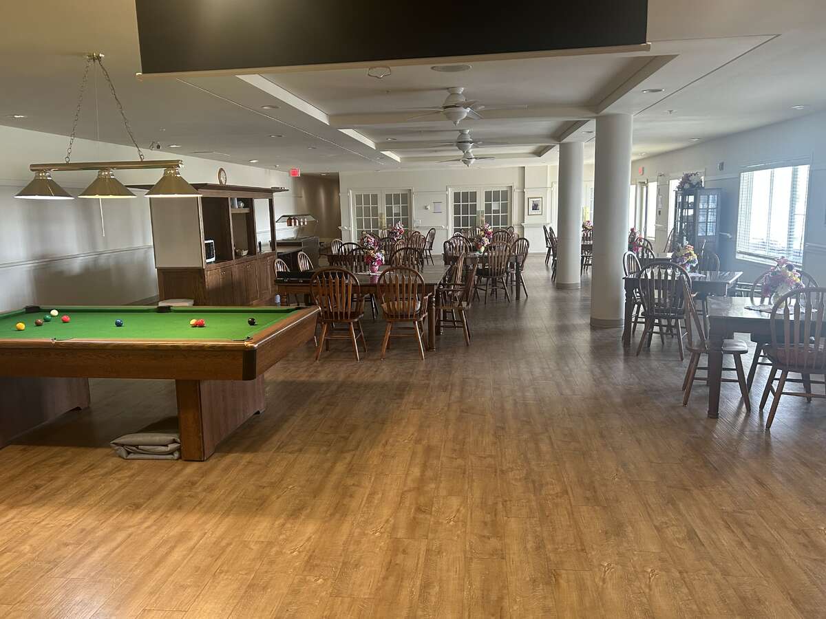 Pool table & dining room