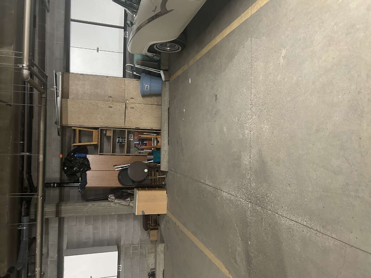 Garage stall
