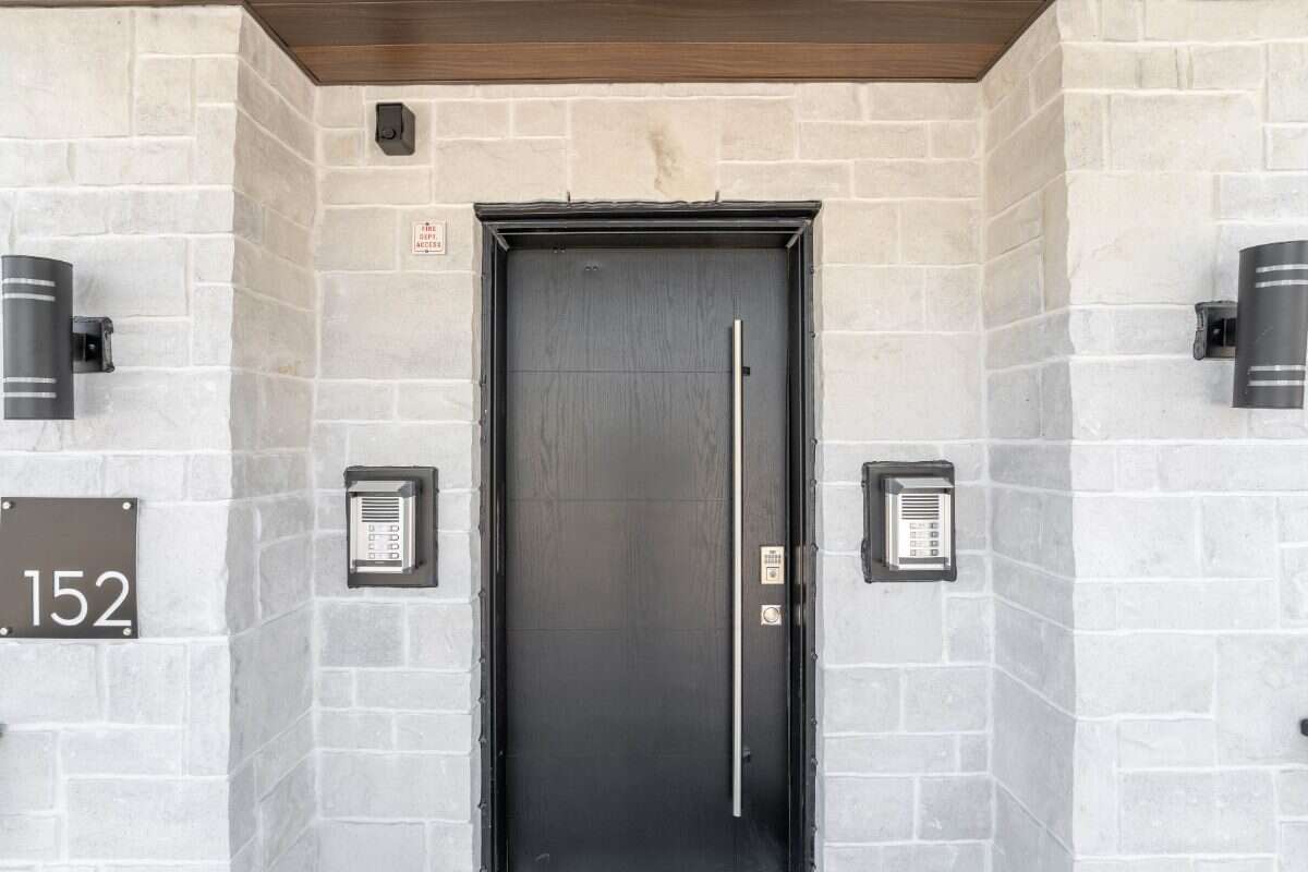 Luxury 2Bdrm+2bath Apartments by Rideau River