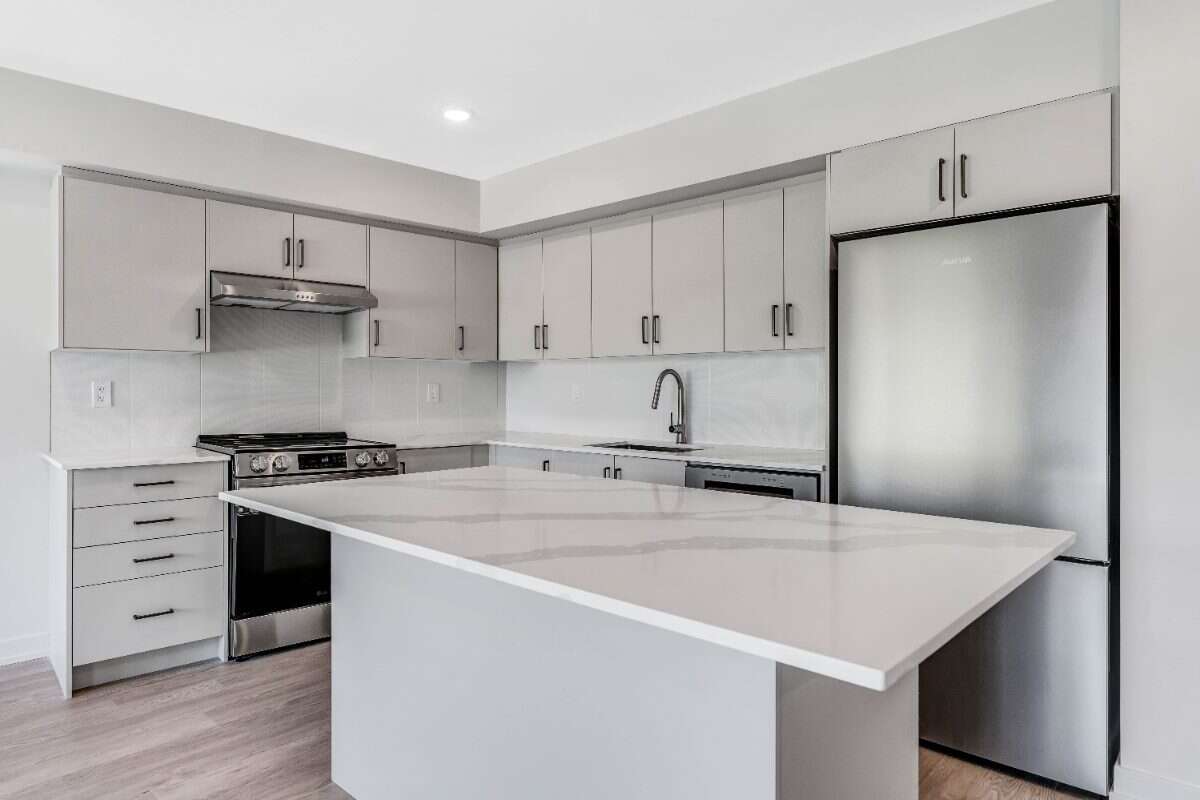 Luxury 2Bdrm+2bath Apartments by Rideau River