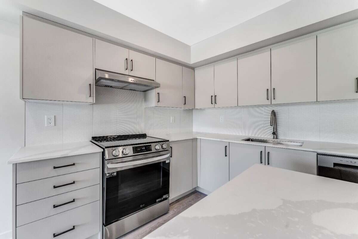 Luxury 2Bdrm+2bath Apartments by Rideau River