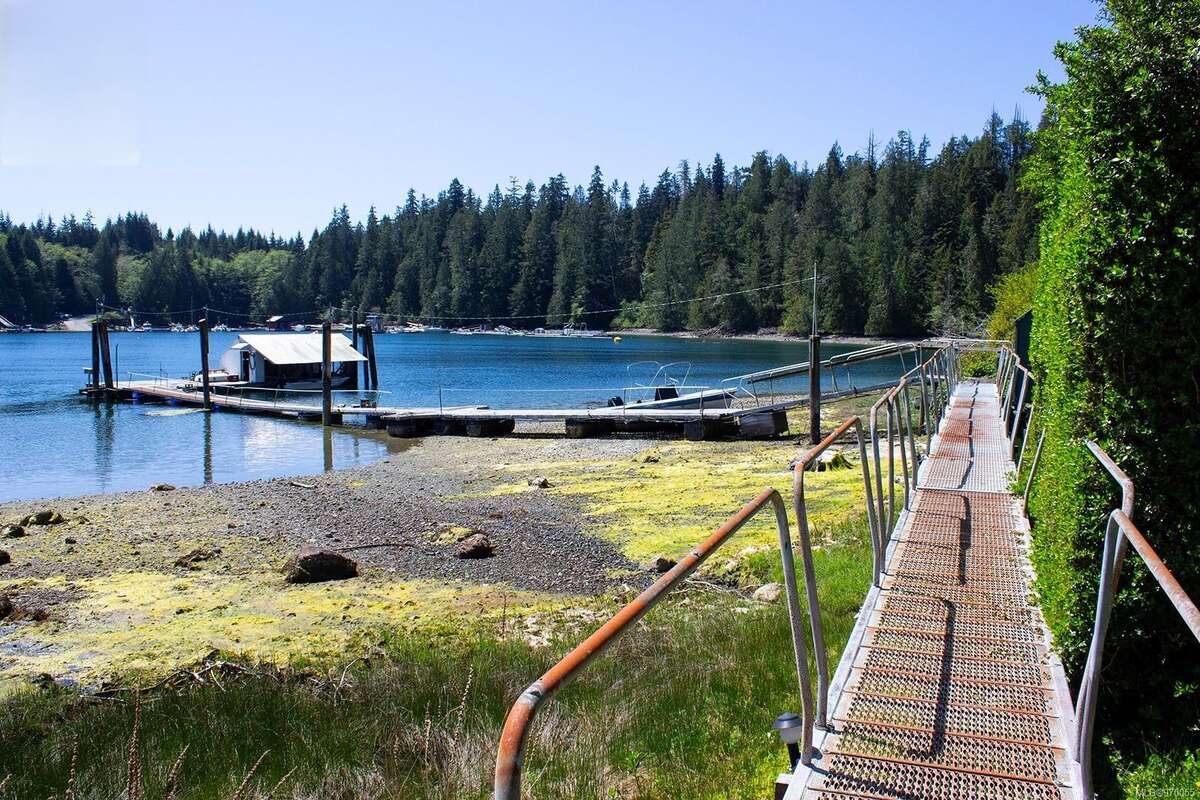 Galvanized steel walkway connects to the floats
