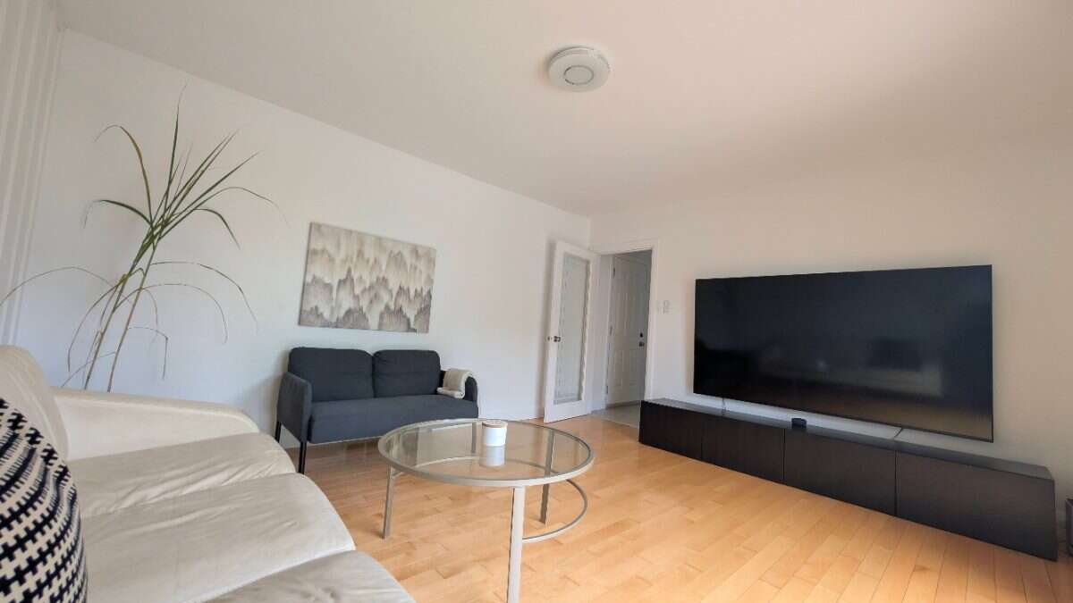 Braemar Park Executive Home | 3+1 Bedrooms | Pool