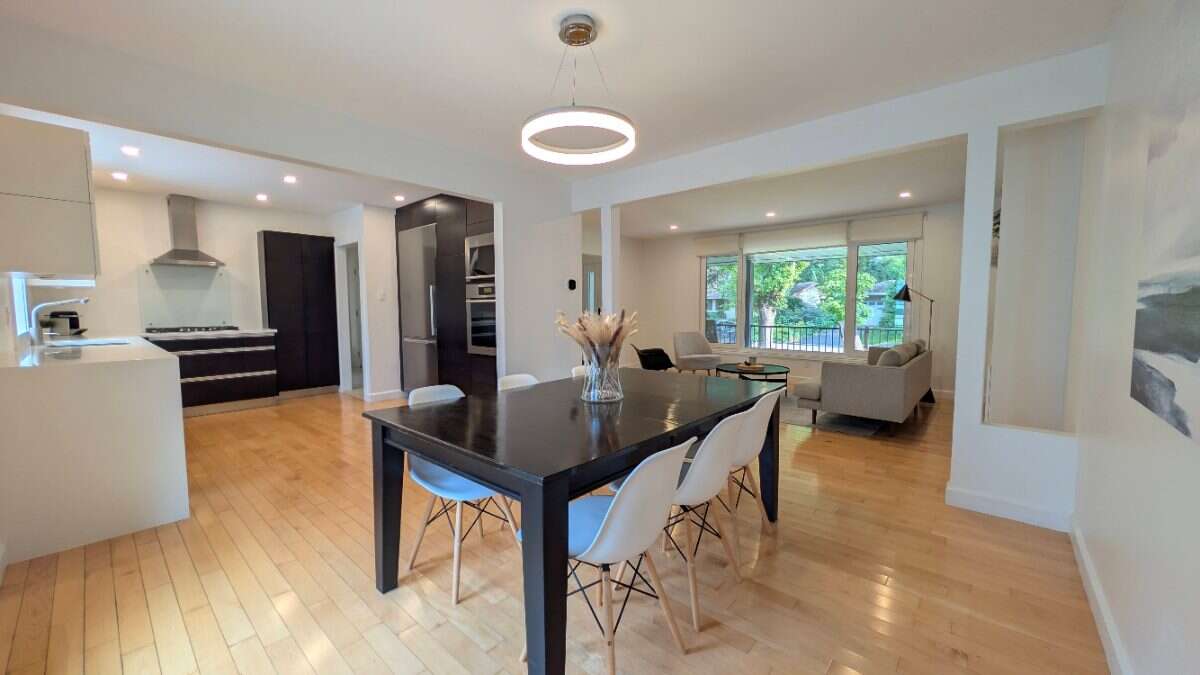 Braemar Park Executive Home | 3+1 Bedrooms | Pool