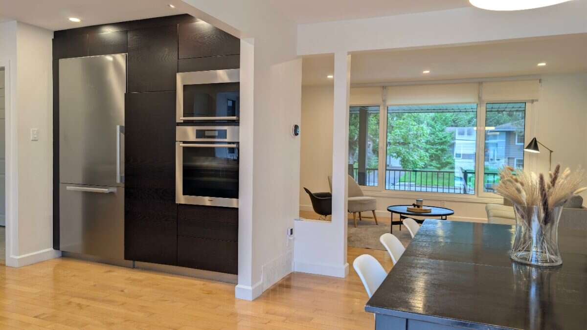 Braemar Park Executive Home | 3+1 Bedrooms | Pool