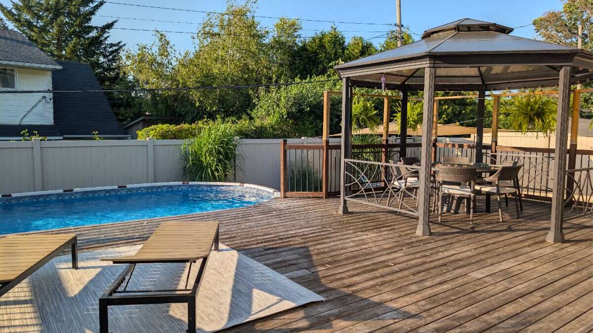 Braemar Park Executive Home | 3+1 Bedrooms | Pool