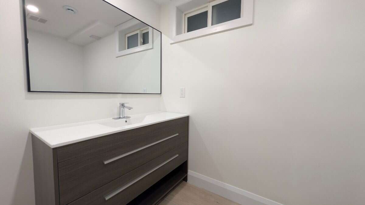 Braemar Park Executive Home | 3+1 Bedrooms | Pool