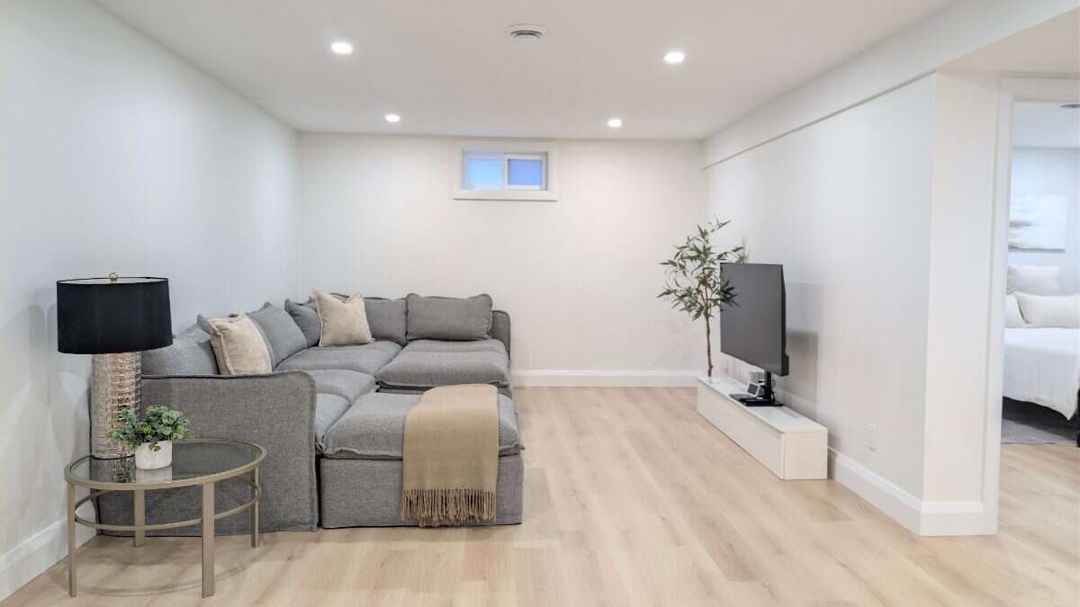 Braemar Park Executive Home | 3+1 Bedrooms | Pool
