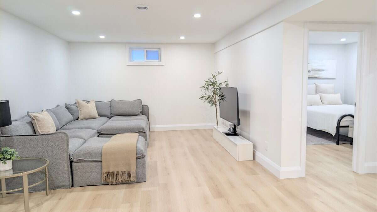 Braemar Park Executive Home | 3+1 Bedrooms | Pool