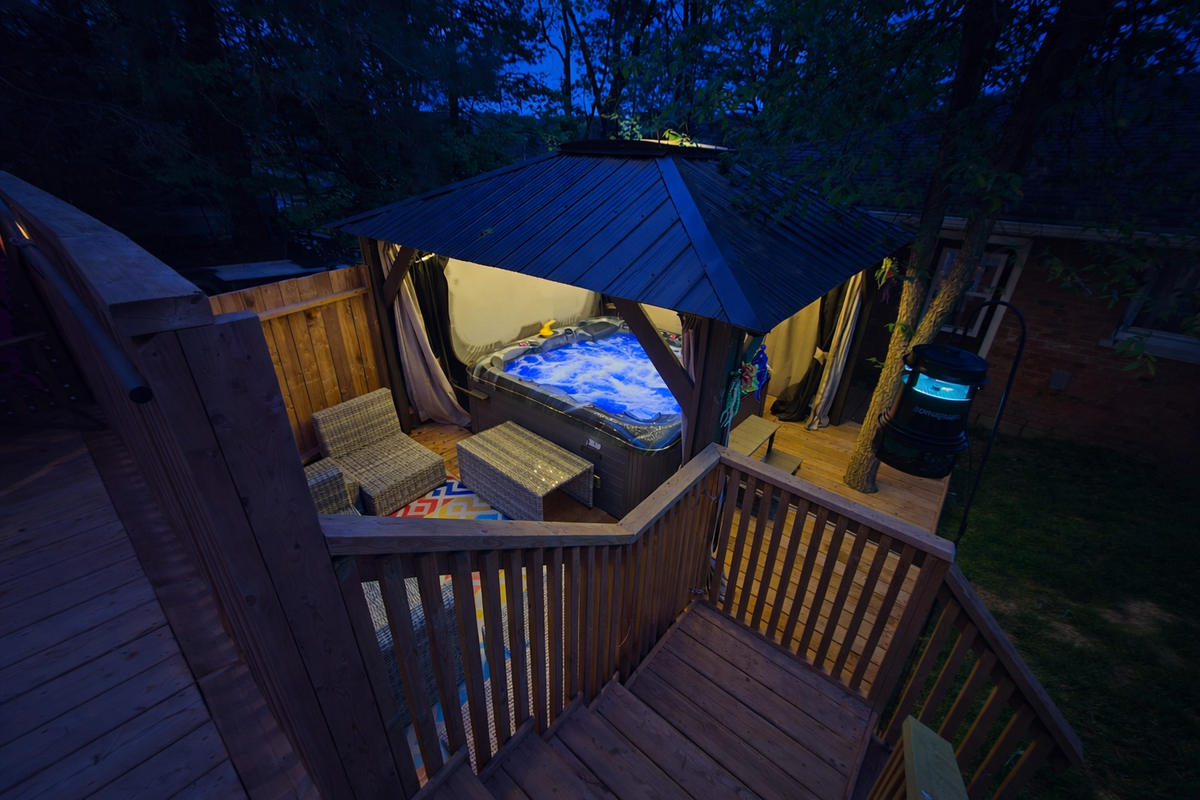 From Pool Deck looking at Hottub