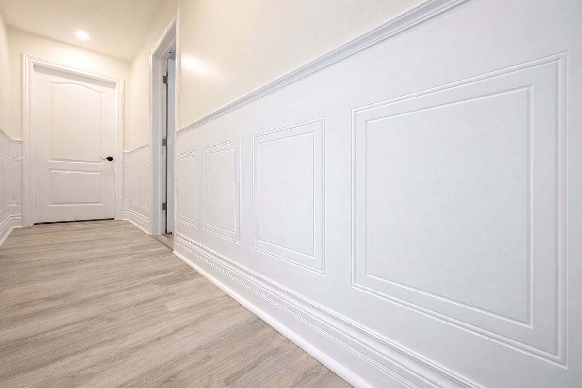 Beautiful trim hallway to Master Bedroom and 2nd Bedroom