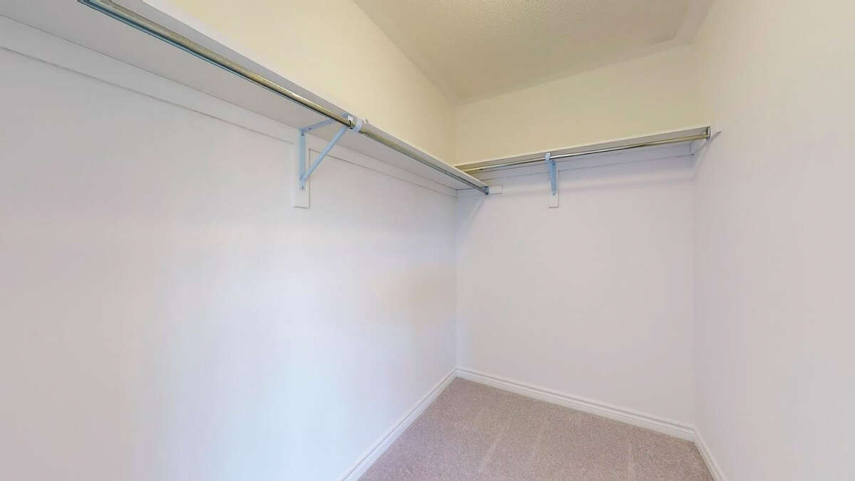 Master bedroom Walk in Closet