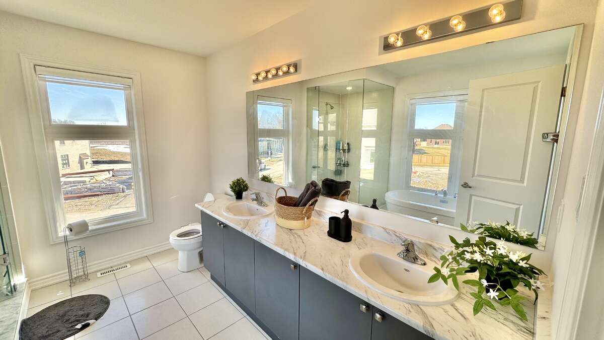 Master Bedroom 5 pc ensuite