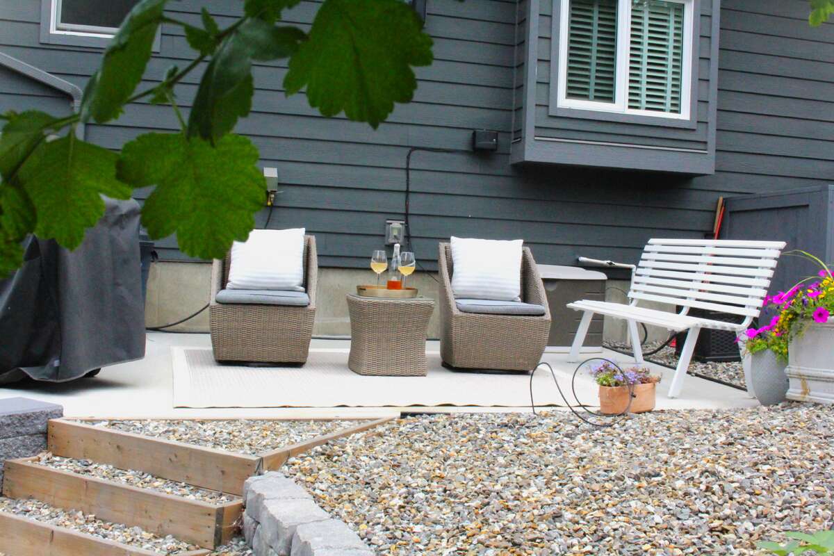 6 car parking, lake view, 850 sf rooftop patio