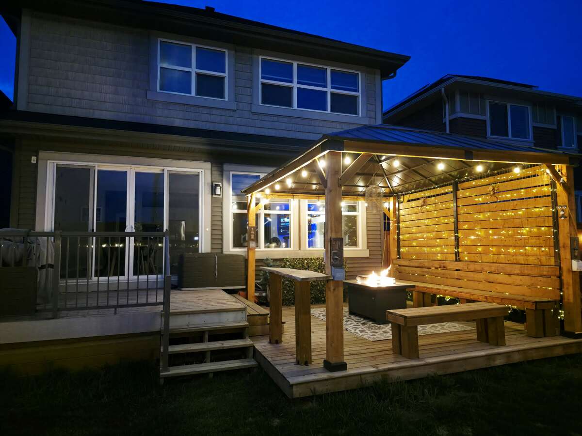 EXTERIOR BACKYARD / DECK(S)